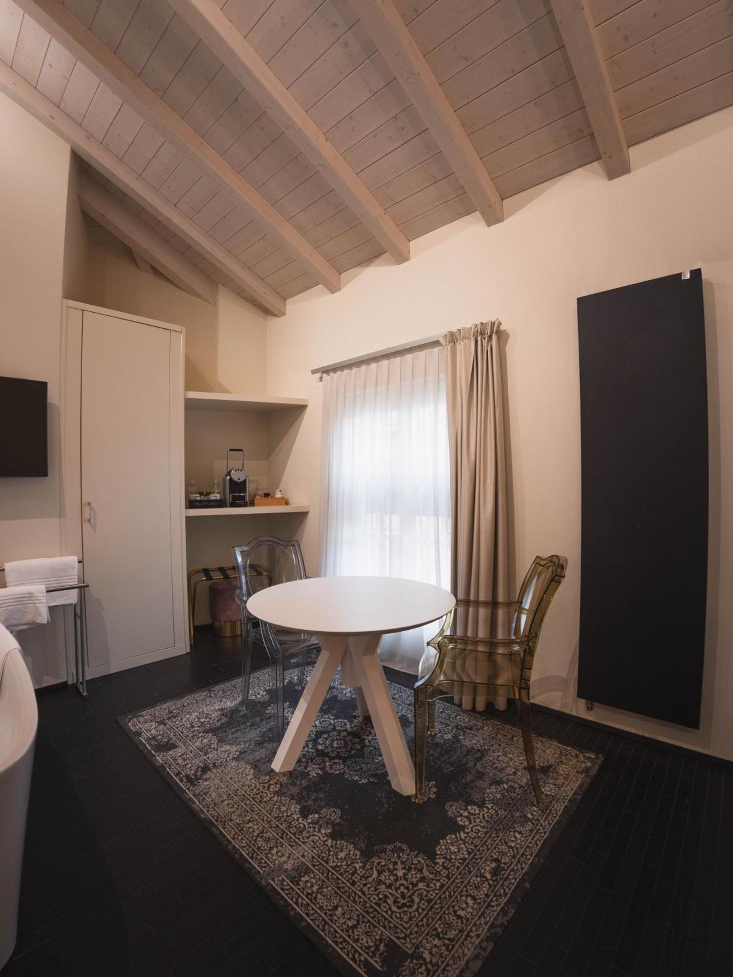 Palazzo Gozzi Bed&Beauty Panzió Parma Kültér fotó
